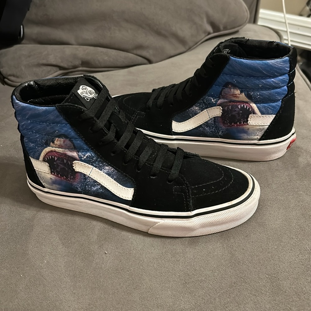 Vans Shark Week x Sk8-Hi Unisex Size M5.5 W7